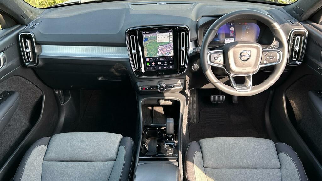 Volvo XC40 Plus B3 Mild Hybrid Dark Black #5