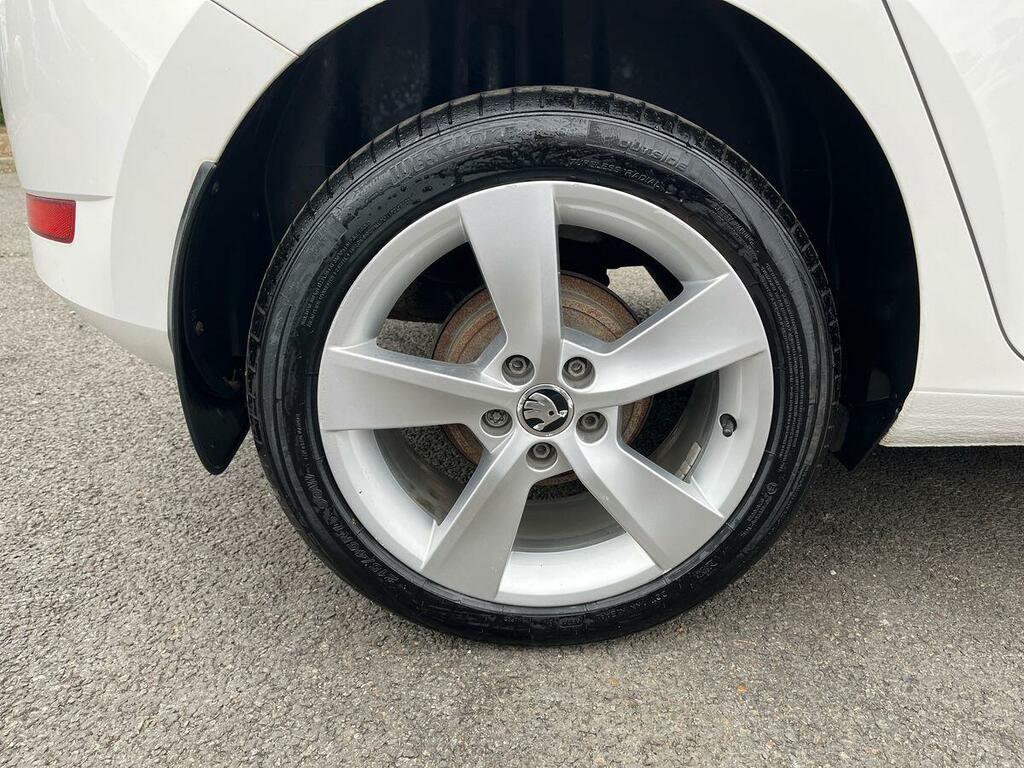 Skoda Fabia 1.0 Mpi 75 Se L White #6