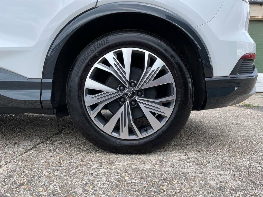 Audi Q4 E Tron Q4 Sport 45 E-tron 21000 Kw EJ73XEL White #5