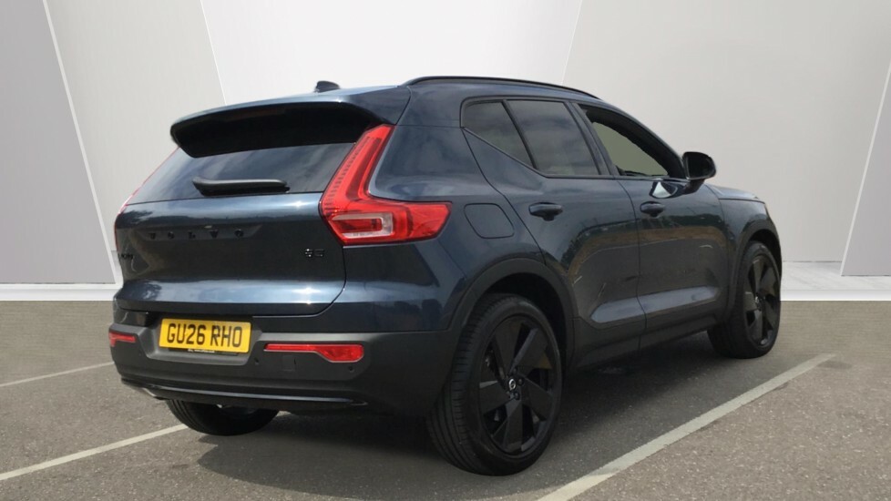 Volvo XC40 Black Edition Plus B3 Mild Hybrid GU26RHO Blue #2
