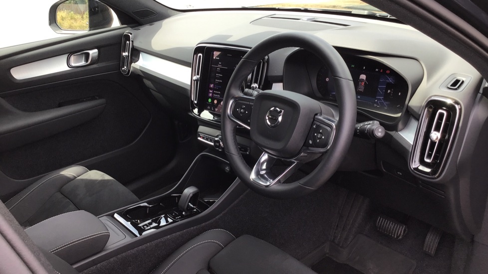Volvo XC40 Black Edition Plus B3 Mild Hybrid GU26RHO Blue #4