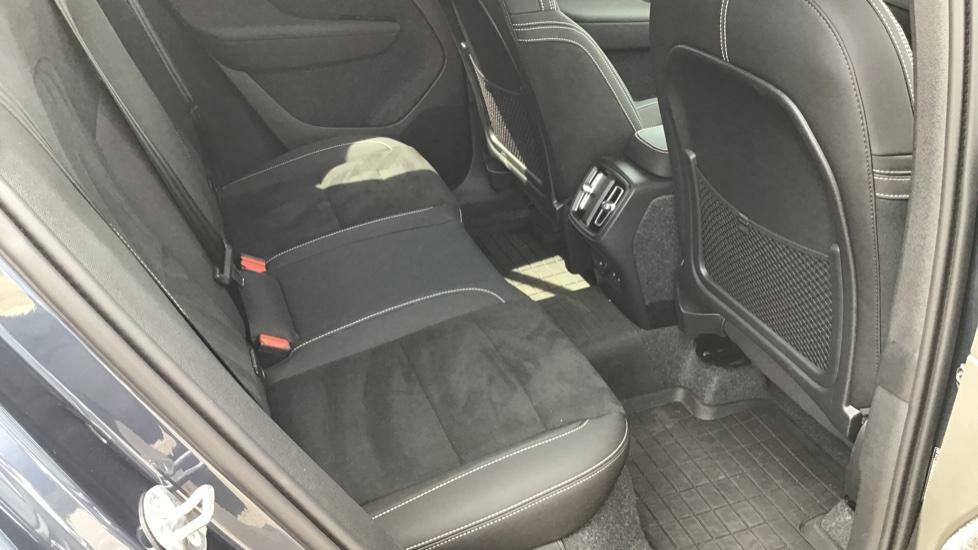 Volvo XC40 Black Edition Plus B3 Mild Hybrid GU26RHO Blue #6