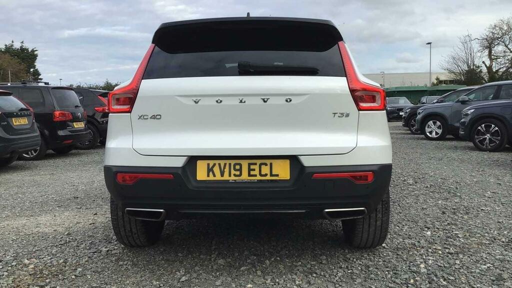 Volvo XC40 1.5 T3 R-design Suv Euro 6 Ss White #6
