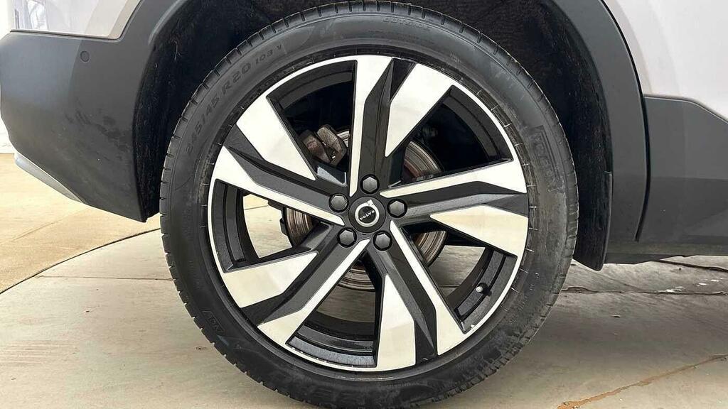 Volvo XC40 2.0 B3 Mhev Ultra Bright Suv Hybrid Dct Silver #4