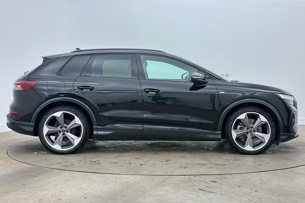Audi Q4 E Tron 45 Black Edition 82Kwh Black #3