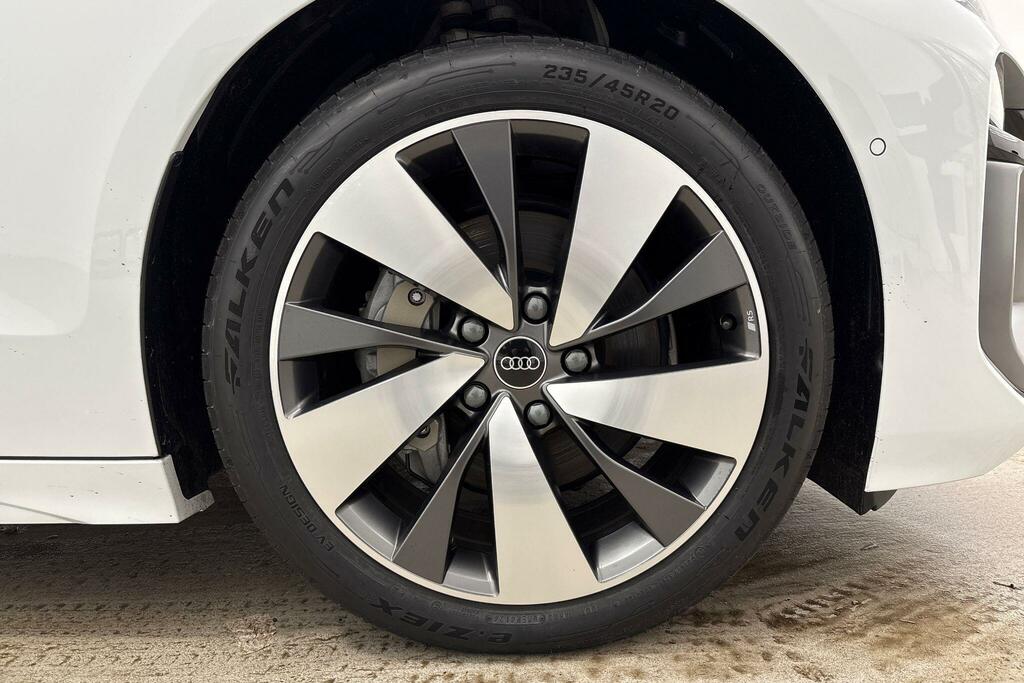 Audi A6 E-tron Avant 100Kwh Performance S Line White #6