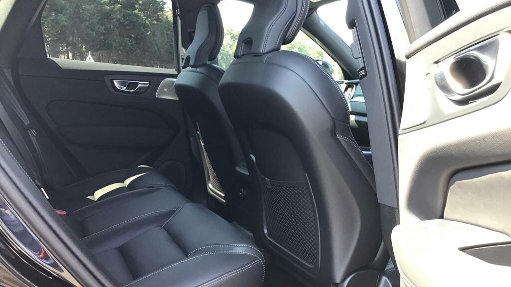 Volvo XC60 Black Edition Ultra T8 Awd Plug-in Hybrid GY26NME Black #6