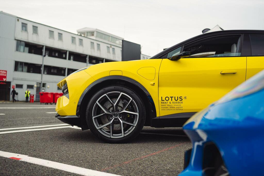 Lotus Emira 2.0 Turbo Se Coupe Dct Euro 6 406 Ps Grey