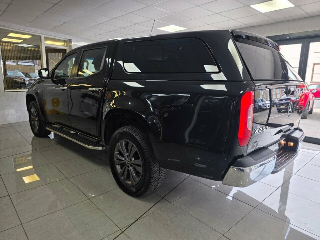 Mercedes-Benz X Class X250 Power D 4Matic Black #3
