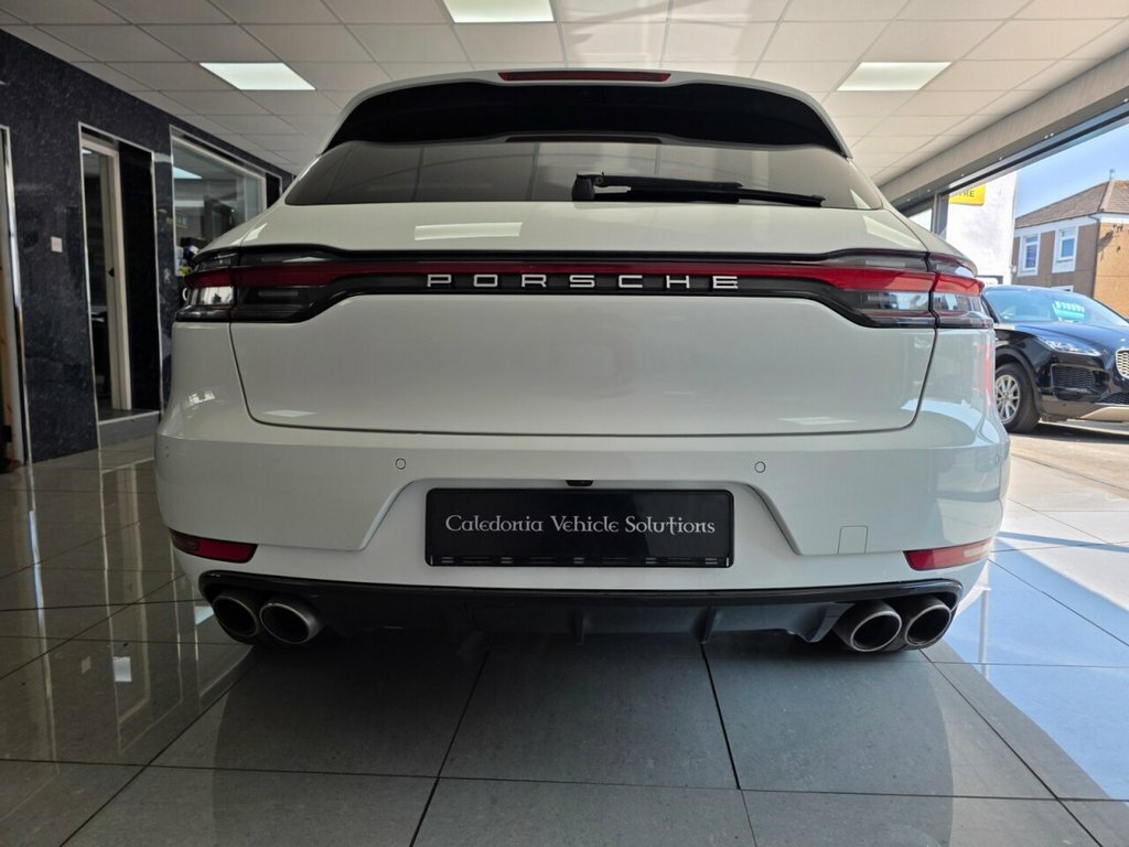 Porsche Macan Gts Pdk White #41