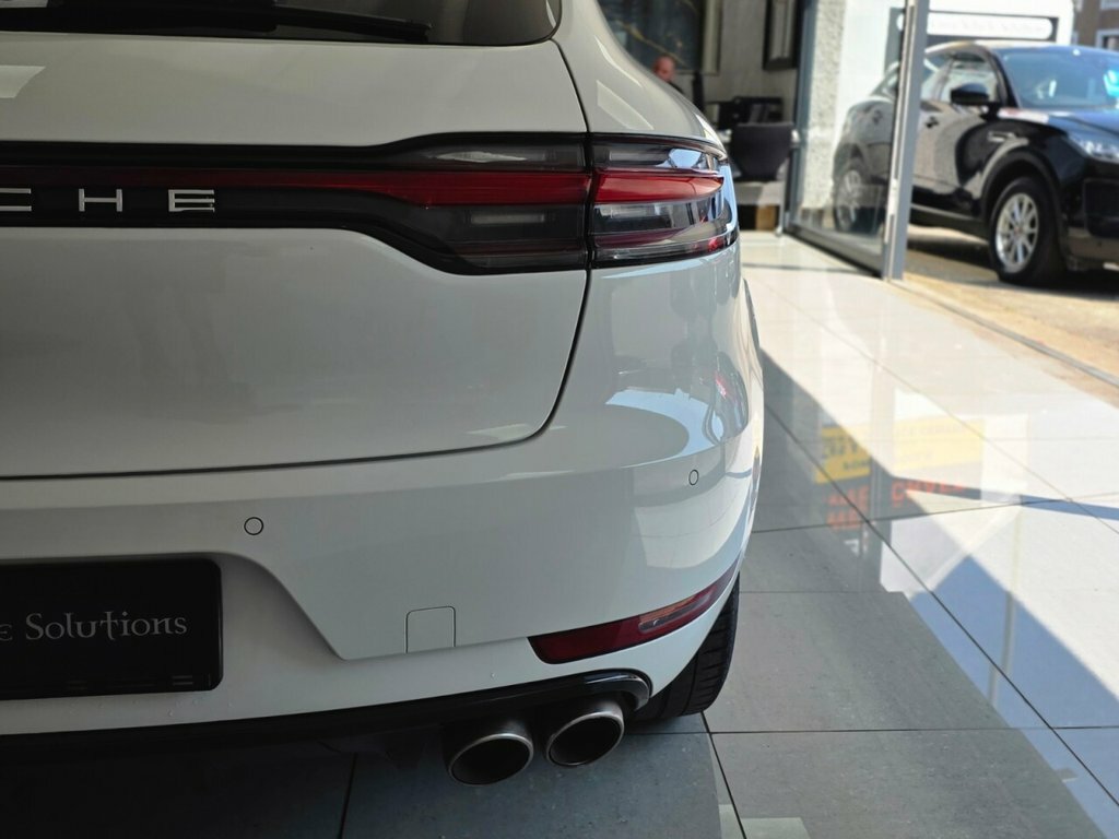 Porsche Macan Gts Pdk White #44