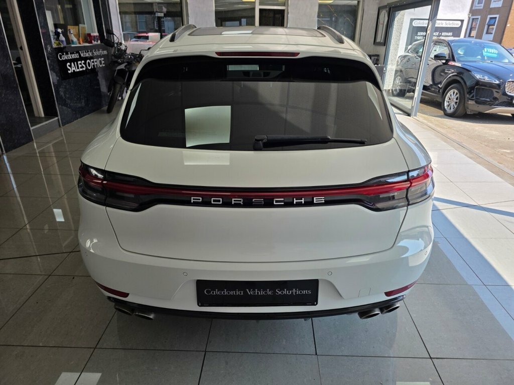 Porsche Macan Gts Pdk White #42