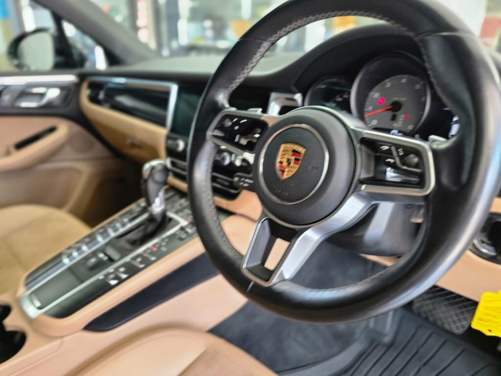 Porsche Macan Gts Pdk White #12