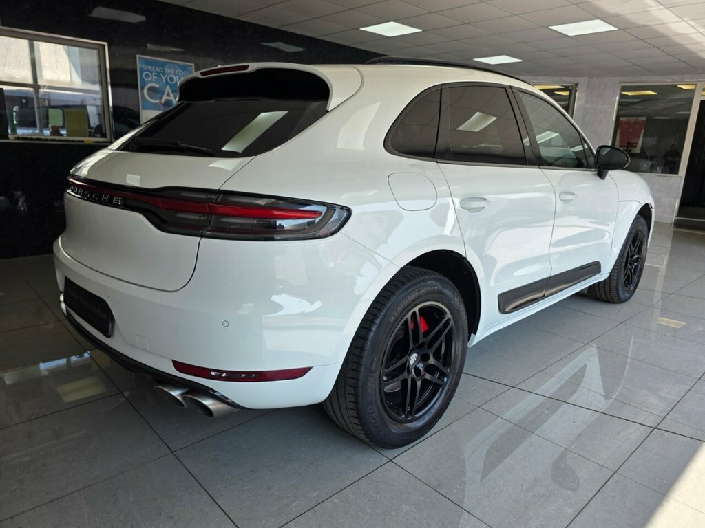 Porsche Macan Gts Pdk White #40