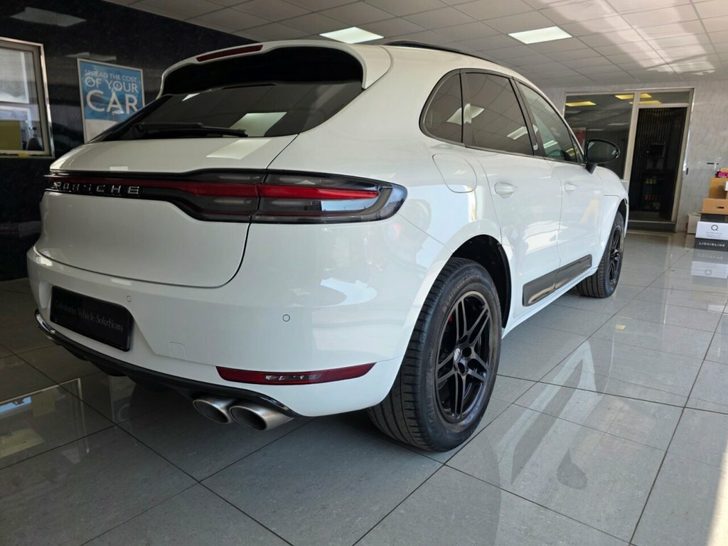 Porsche Macan Gts Pdk White #39
