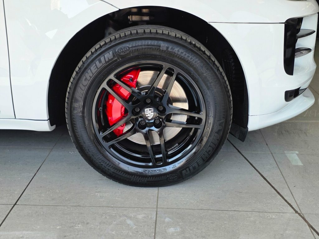 Porsche Macan Gts Pdk White #36