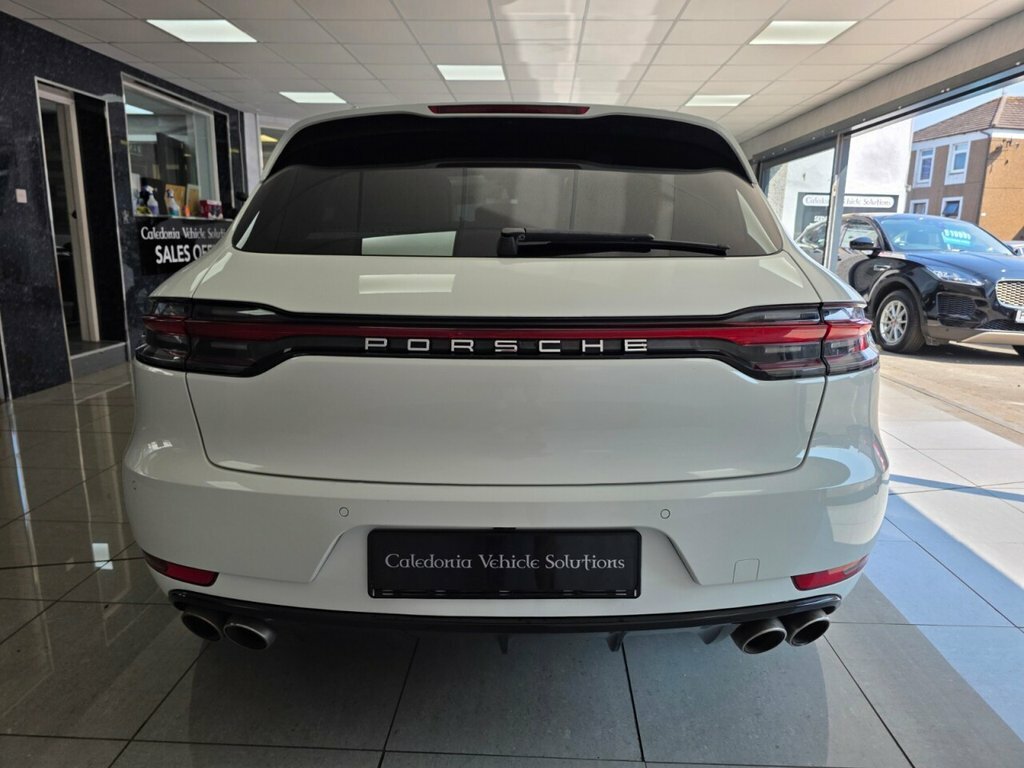 Porsche Macan Gts Pdk White #43