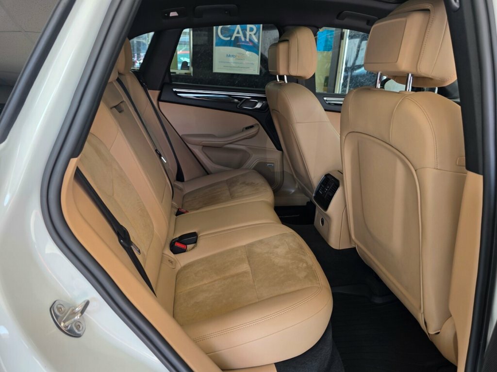 Porsche Macan Gts Pdk White #14