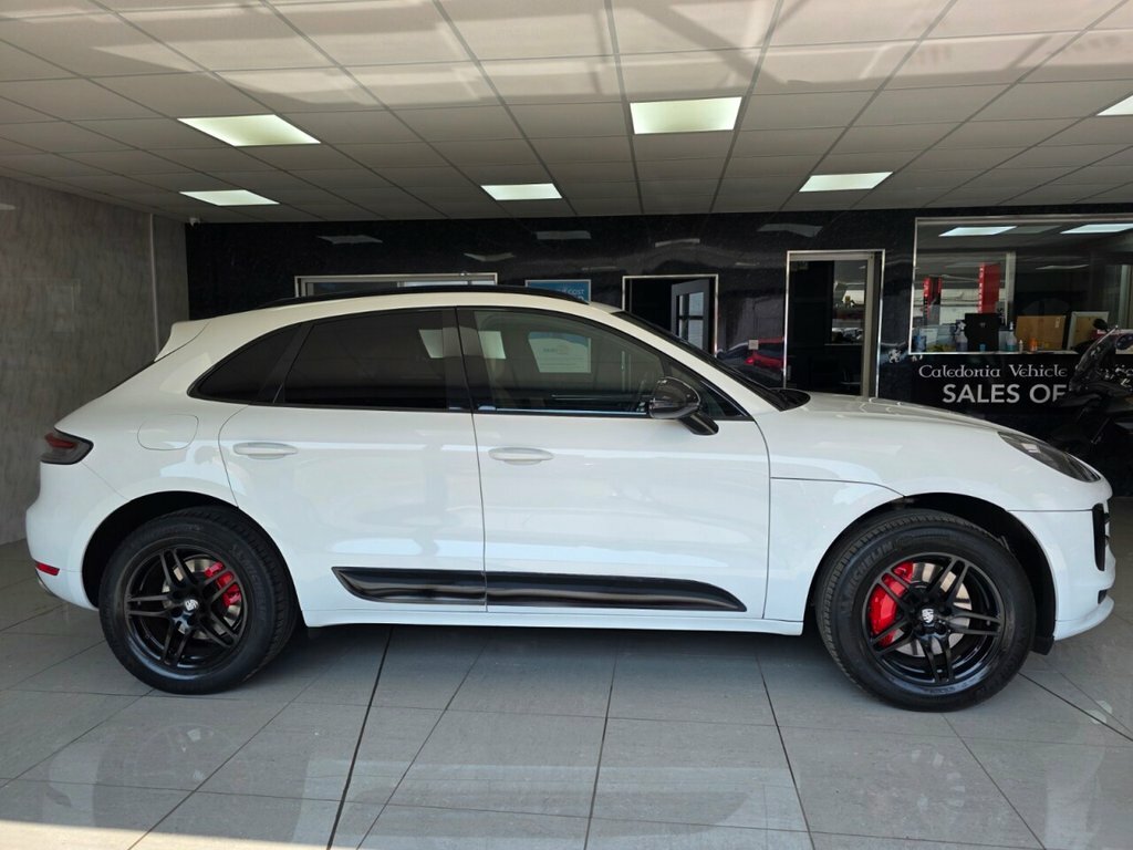Porsche Macan Gts Pdk White #34