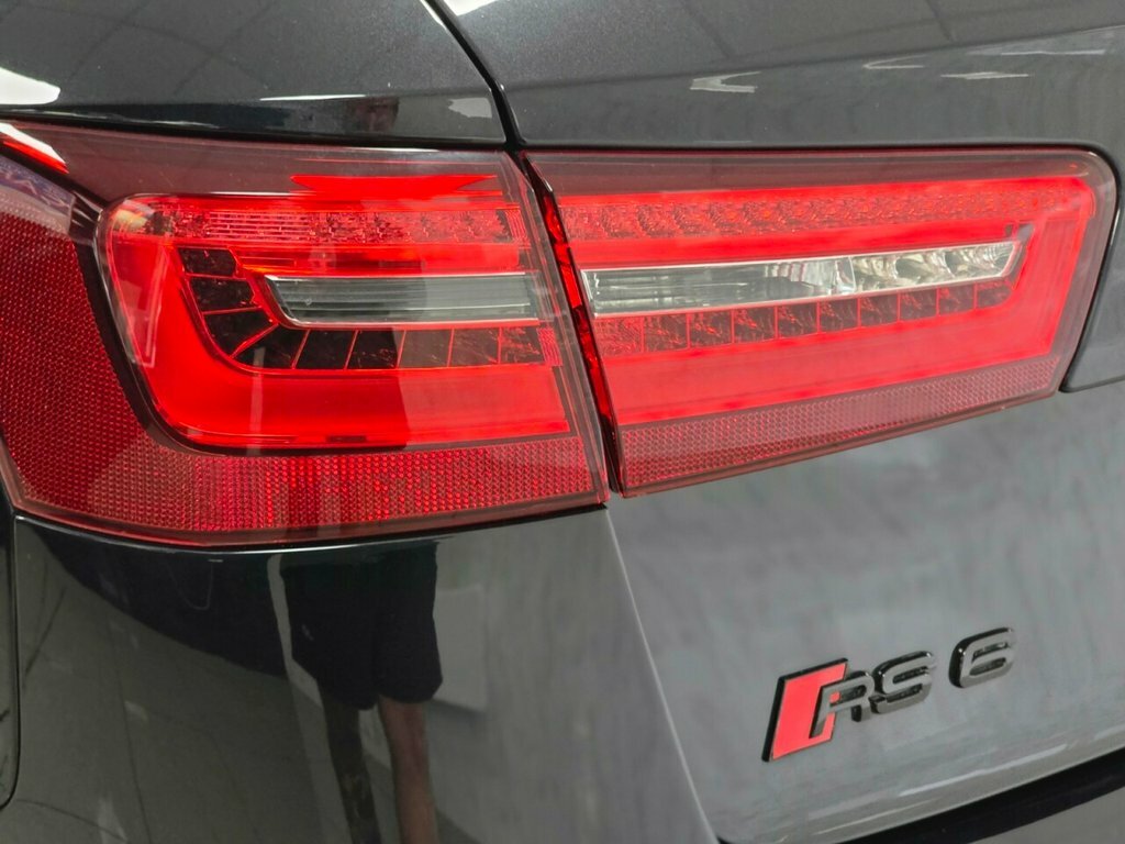 Audi RS6 Avant Estate Black #5