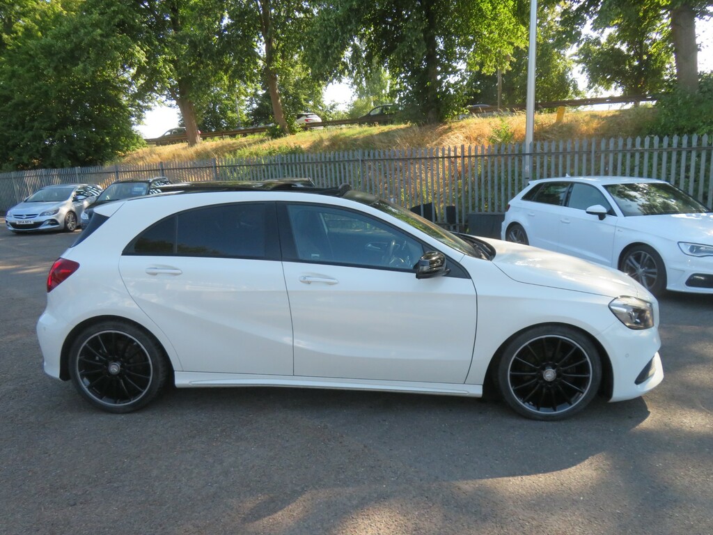 Mercedes-Benz A Class A200d Amg Line Premium Plus EJ16ZYD #3