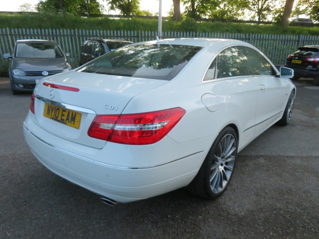 Mercedes-Benz E Class Cdi Blueefficiency Se #4