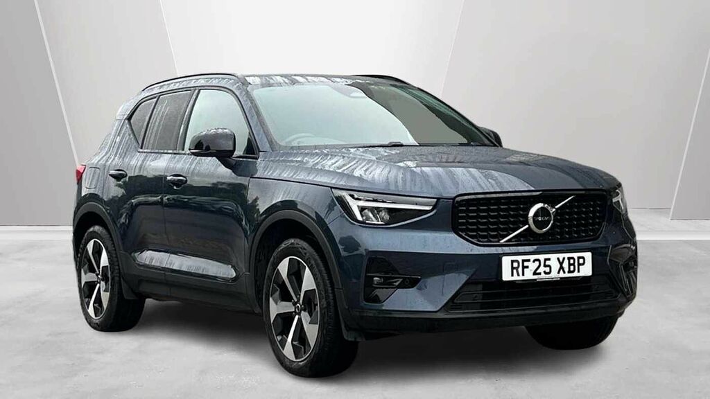 Volvo XC40 2.0 Plus, B4 Mild Hybrid, Dark Camera, Pi