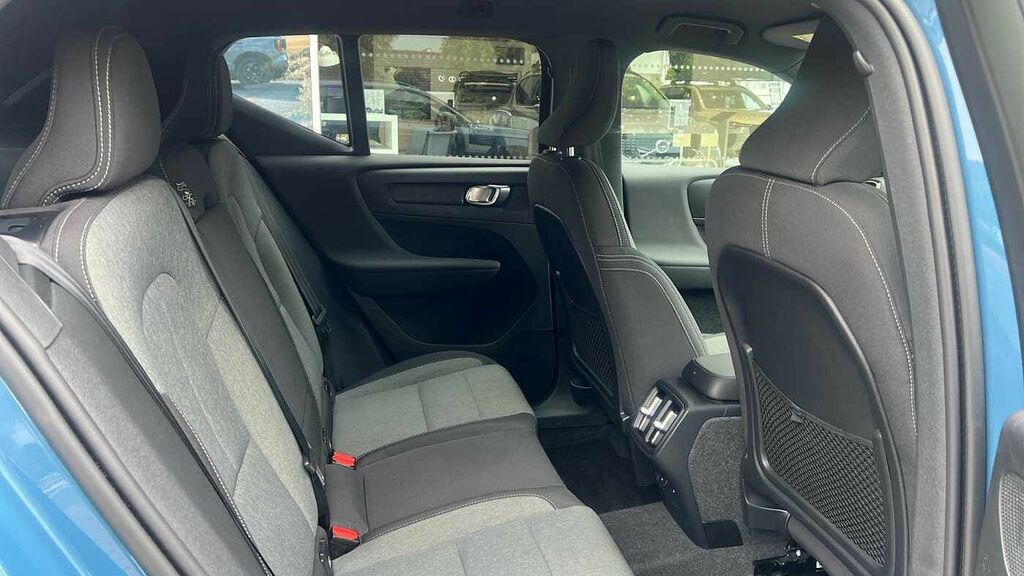 Volvo XC40 2.0 Plus, B4 Mild Hybrid, Dark Keyless, E LV73KOU Blue #6