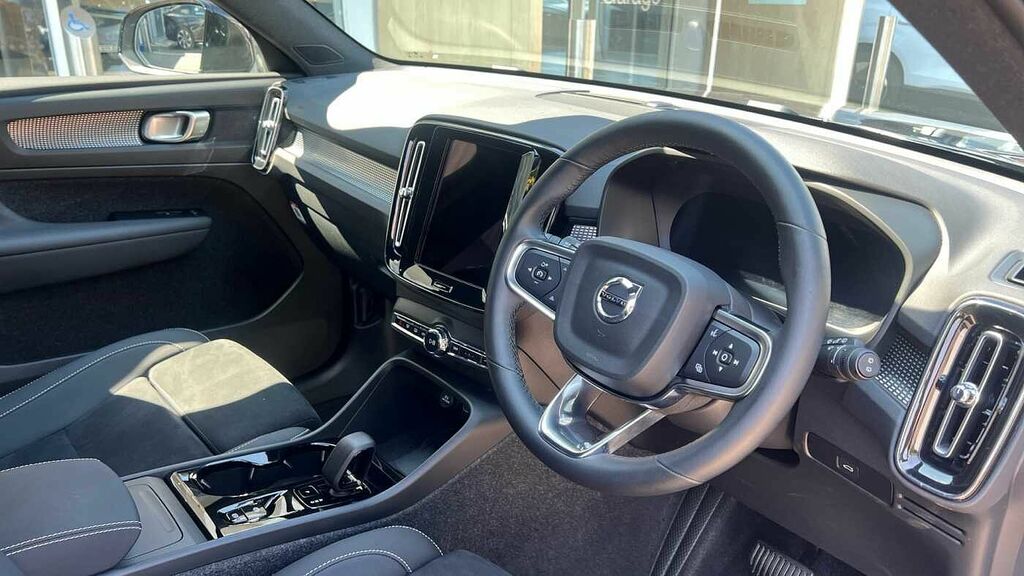 Volvo XC40 2.0 Plus, B4 Mild Hybrid, Dark Pilot, Key RF25HDD #4