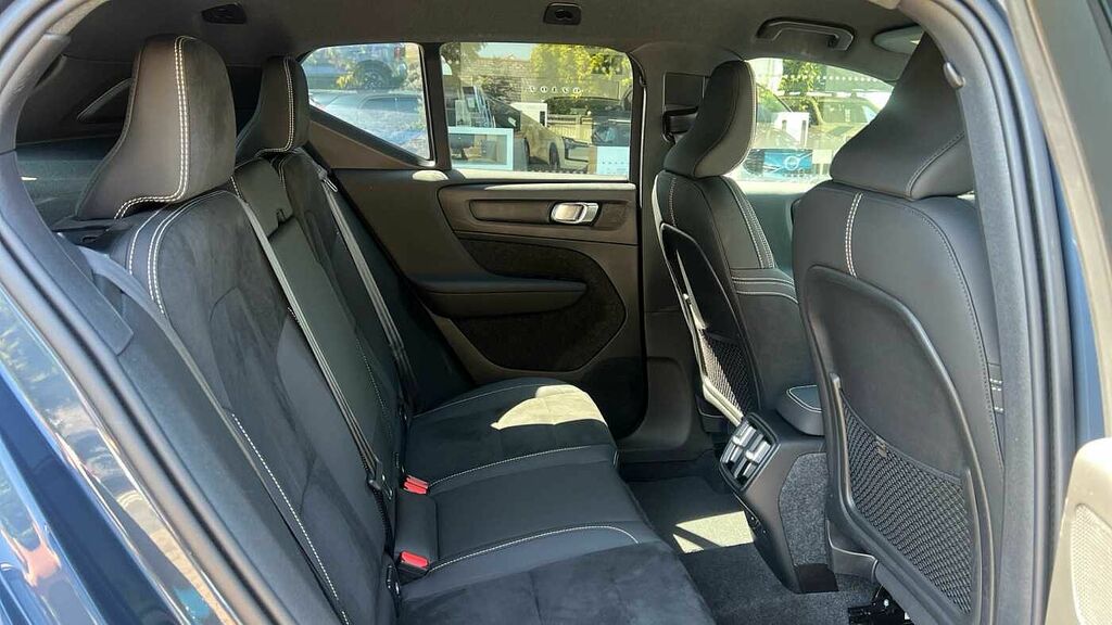 Volvo XC40 2.0 Plus, B4 Mild Hybrid, Dark Pilot, Key RF25HDD #6