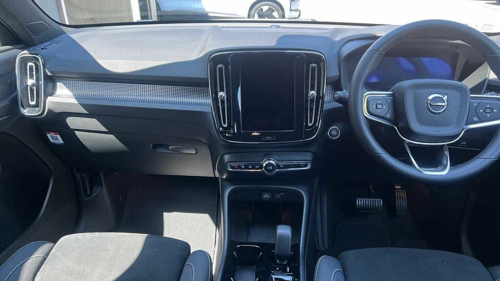 Volvo XC40 2.0 Plus, B4 Mild Hybrid, Dark Pilot, Key RF25HDD #5