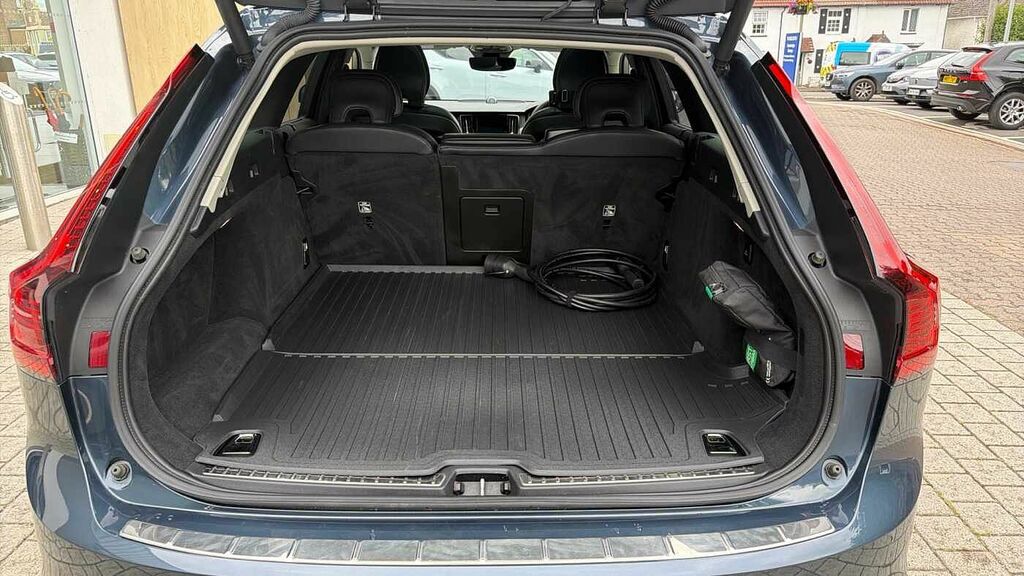 Volvo V90 Ultra T8 Awd Plug-in Hybrid Dark Blue #13