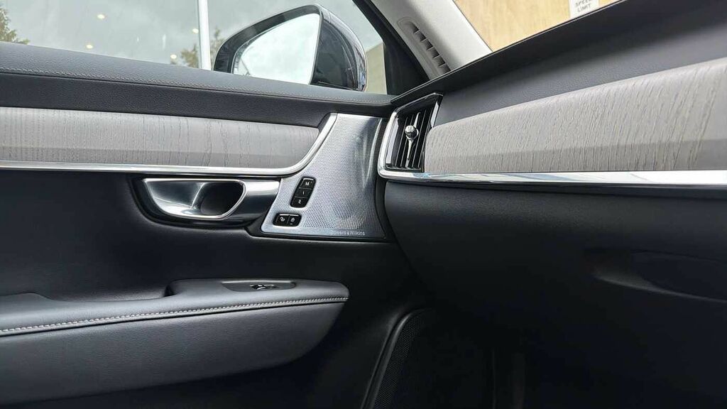Volvo V90 Ultra T8 Awd Plug-in Hybrid Dark Blue #33