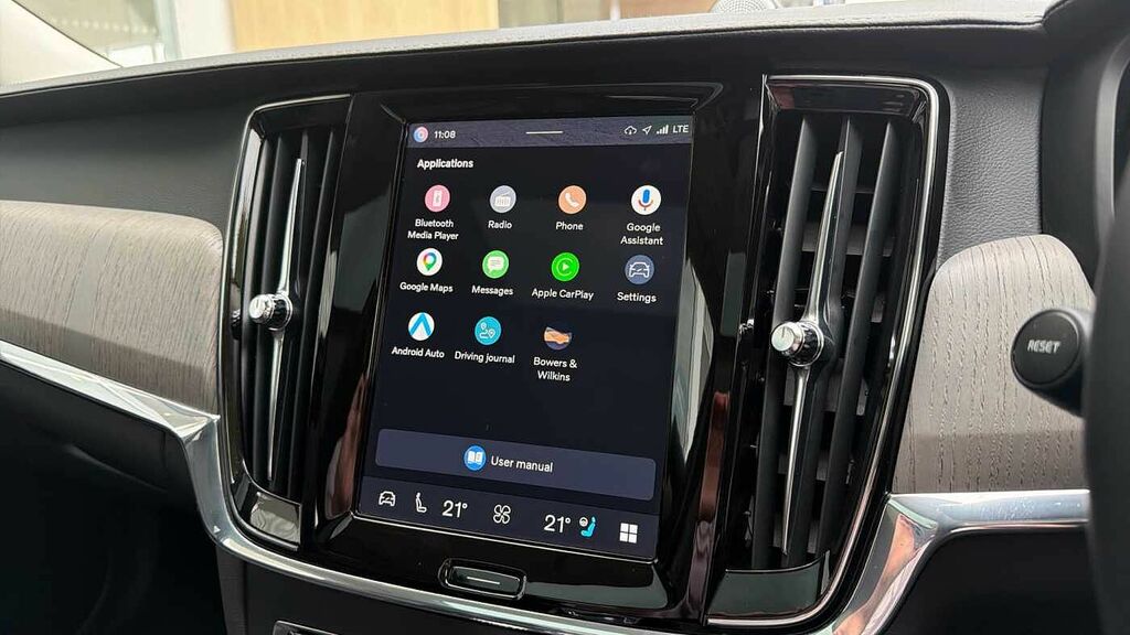 Volvo V90 Ultra T8 Awd Plug-in Hybrid Dark Blue #31