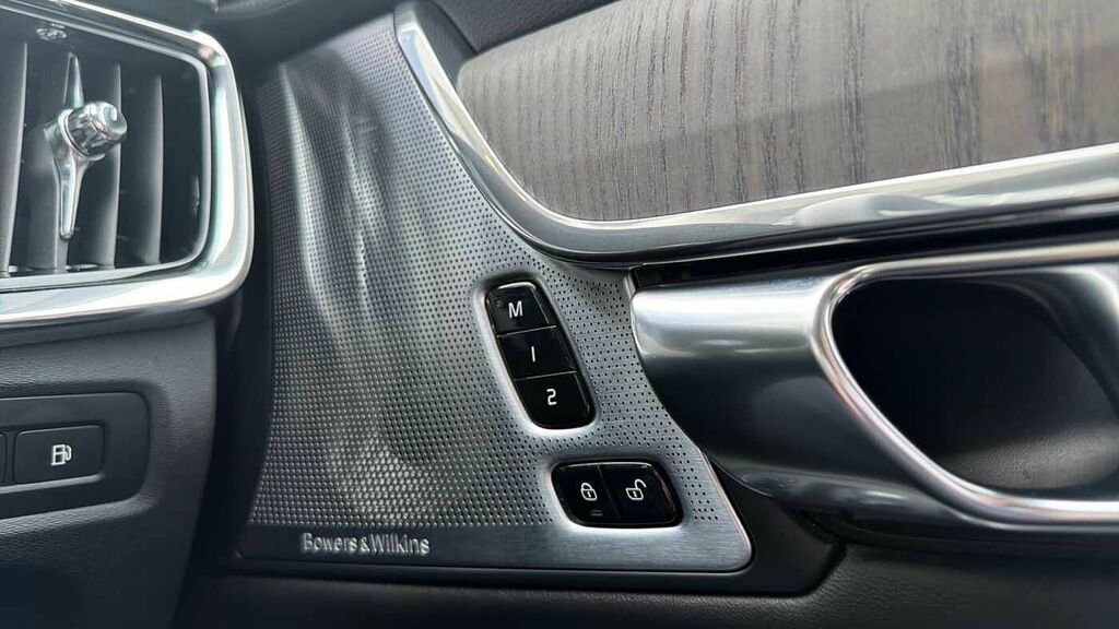 Volvo V90 Ultra T8 Awd Plug-in Hybrid Dark Blue #28