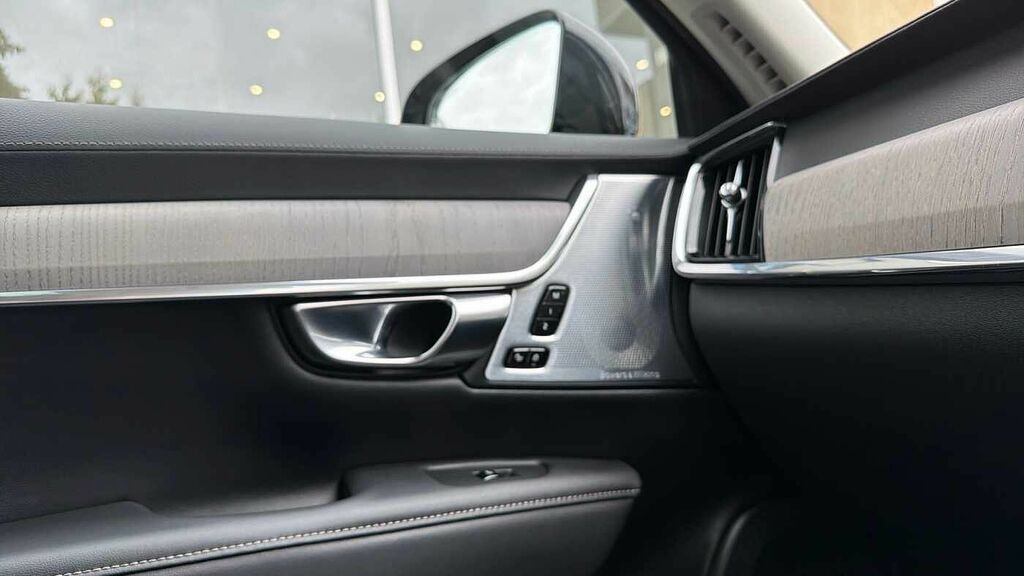 Volvo V90 Ultra T8 Awd Plug-in Hybrid Dark Blue #38