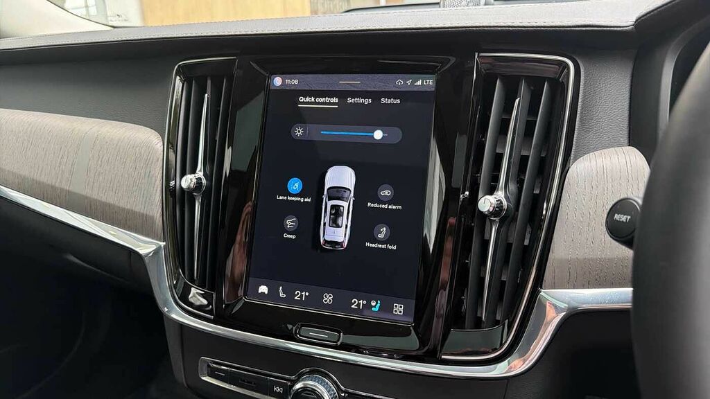 Volvo V90 Ultra T8 Awd Plug-in Hybrid Dark Blue #17