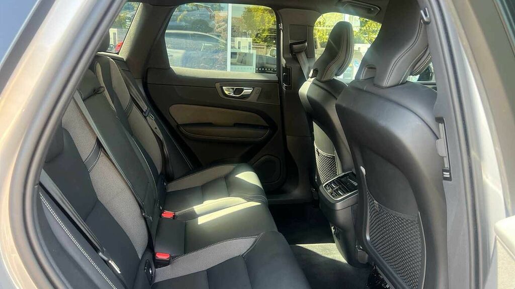 Volvo XC60 2.0 Plus, B5 Awd Mild Hybrid, Dark 360, H  #6