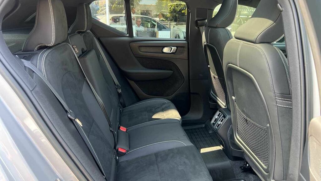 Volvo XC40 2.0 Ultimate, B4 Mild Hybrid, Dark Sunroo  #6
