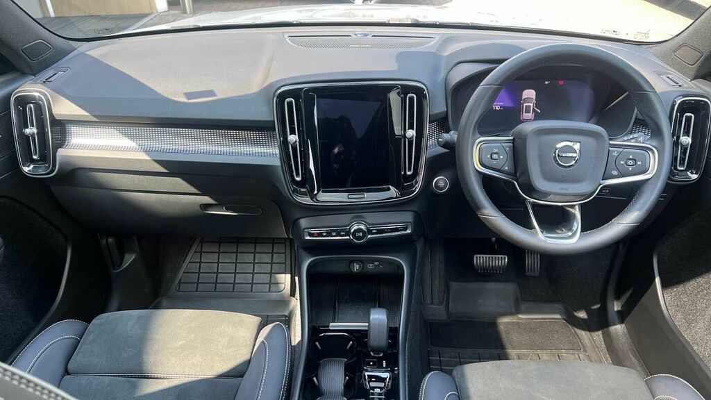 Volvo XC40 2.0 Ultimate, B4 Mild Hybrid, Dark Sunroo  #5