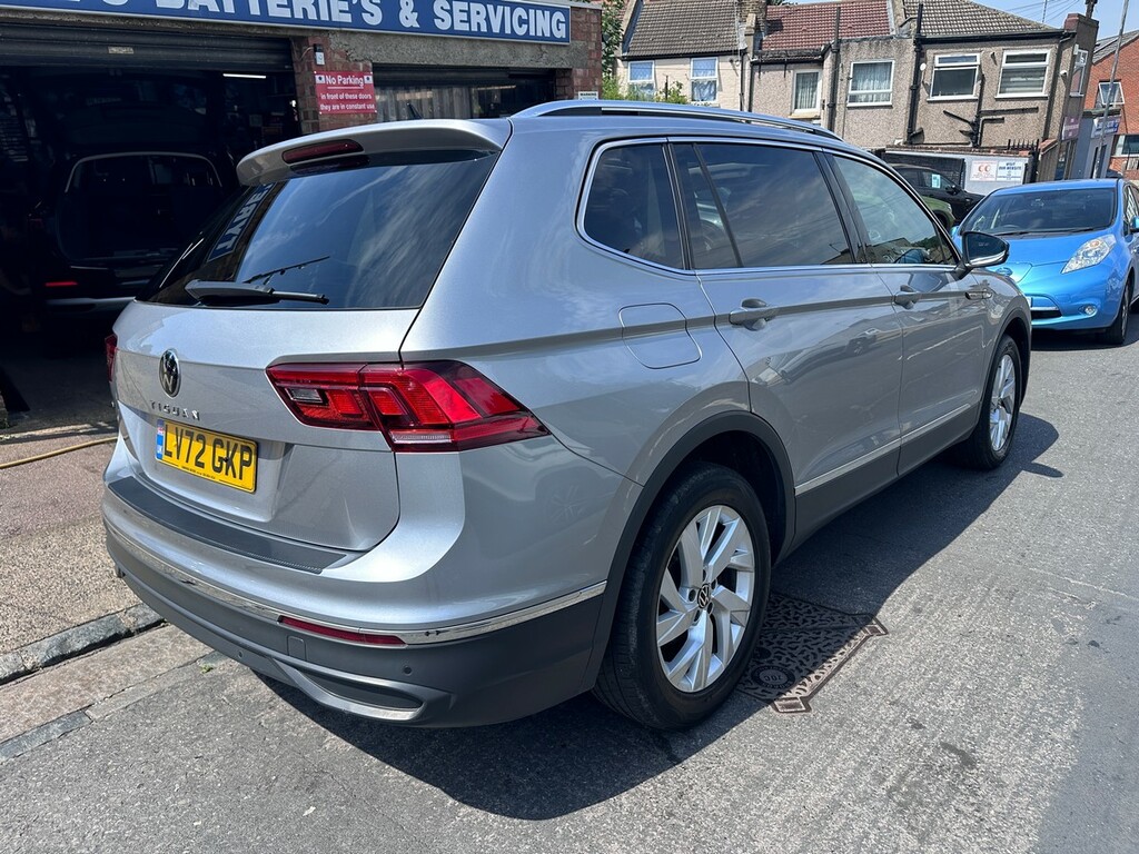 Volkswagen Tiguan Allspace 1.5 Tsi Life Dsg Euro 6 Silver #3