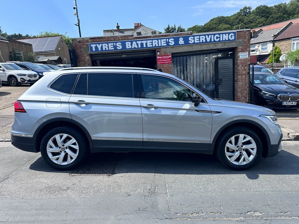Volkswagen Tiguan Allspace 1.5 Tsi Life Dsg Euro 6 Silver #2