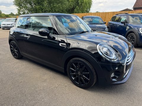 Mini Hatch Cooper Exclusive EF19KOV Black
