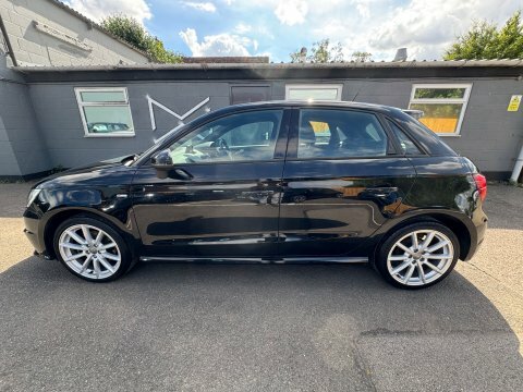 Audi A1 Sportback Tfsi S EO16ORW Black #6