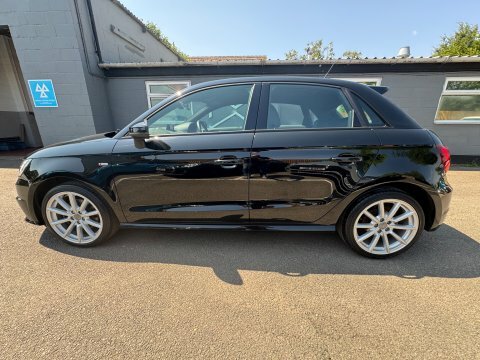 Audi A1 Sportback Tfsi S EO16ORW Black #6