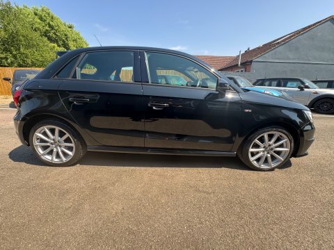 Audi A1 Sportback Tfsi S EO16ORW Black #5