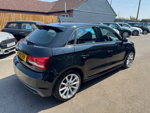 Audi A1 Sportback Tfsi S EO16ORW Black #2