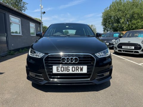 Audi A1 Sportback Tfsi S EO16ORW Black #3