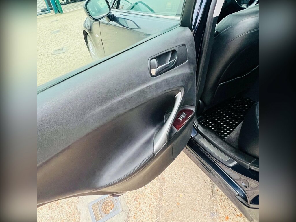 Lexus IS Se Silver #9