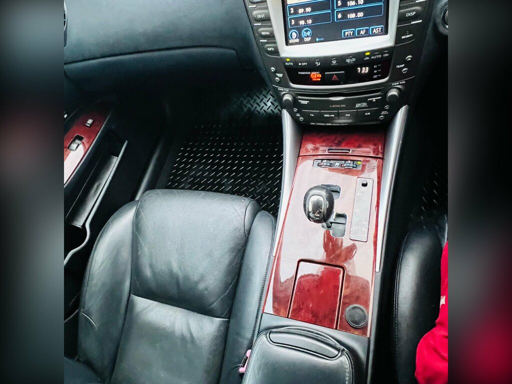 Lexus IS Se Silver #19